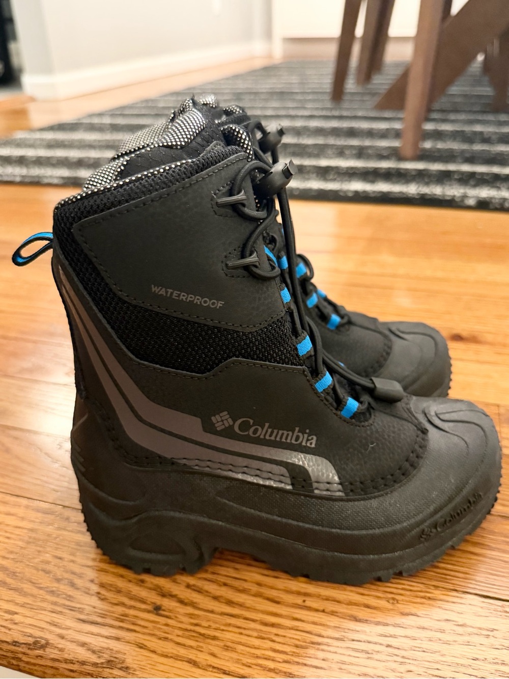 Columbia Youth Bugaboot Plus IV Onmi-Heat Black and Blue Waterproof Winter Boot